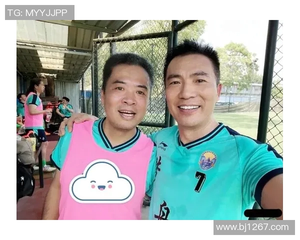 国足对阵卡塔尔黄健翔解说激情四溢引发球迷热议与期待